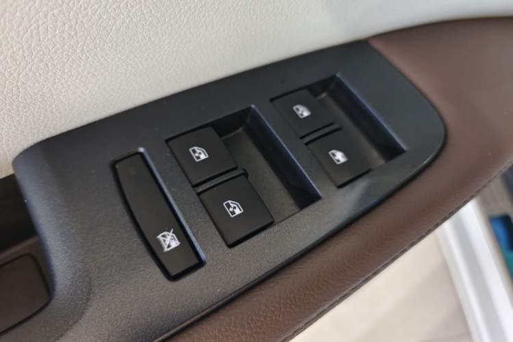 Used Buick GL8 2021 Land Cruiser Executive Class 652T Luxury Model
