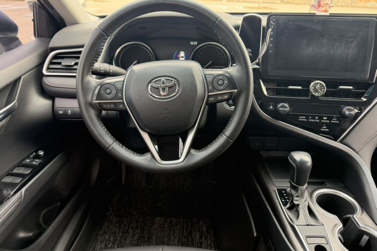 Used Toyota Camry 2021 2.0G Luxury Edition
