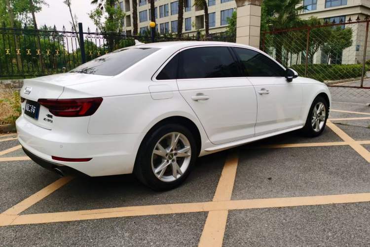 Used Audi A4L 2018 30th Anniversary Edition 40 TFSI Trendy Model
