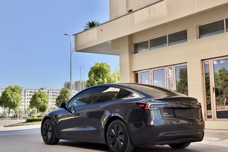 Used Tesla Model 3 2025 Rear-Wheel-Drive Version