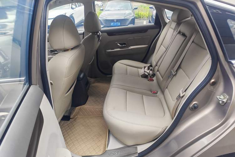 Used FORTHING Joyear S50 2014 1.6L CVT Luxury Model Interior 2