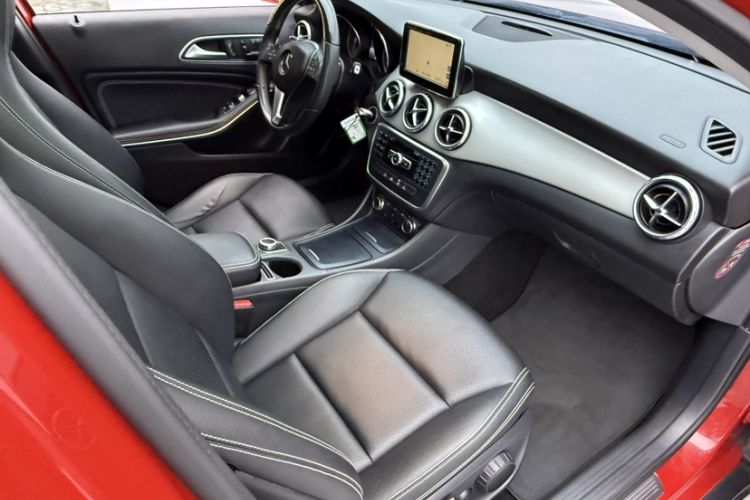 Used Mercedes-Benz GLA 2015 GLA 200 Sport Edition Interior 8