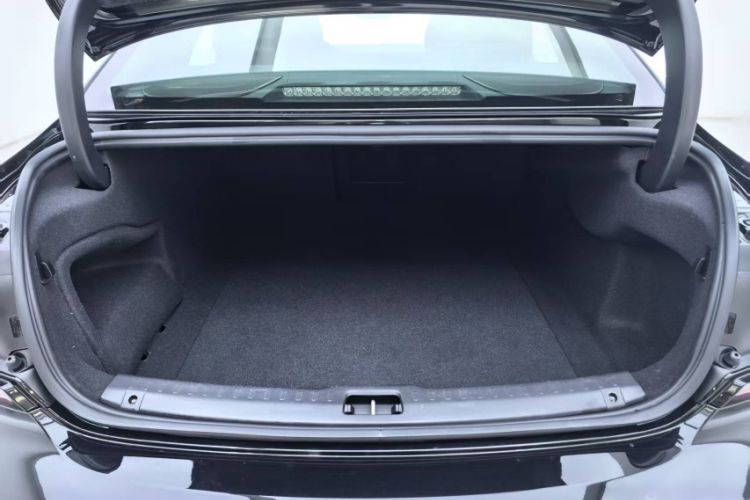 Used Volvo S90 2024 B5 Zhiyi Luxury Edition
