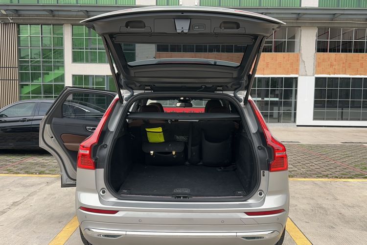 Used Volvo XC60 2022 B5 4x4 Zhiyi Luxury Edition Trunk