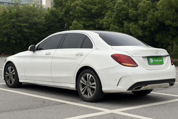 Used Mercedes-Benz C-Class 2017 Facelift C 200 L Sport Edition Exterior 3