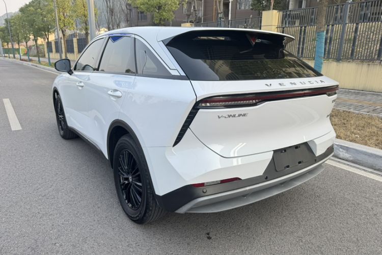 Used Venucia V 2022 260T Custom Edition · Idol
