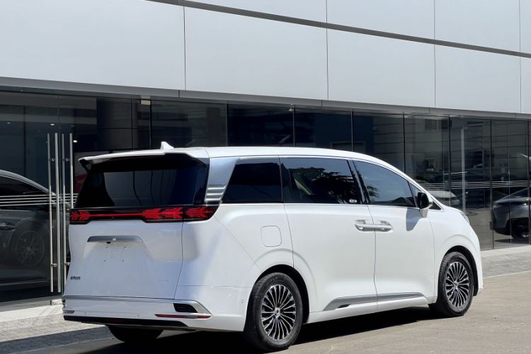 Used Denza D9 2022 DM-i 970 Four-Wheel Drive Flagship Model
