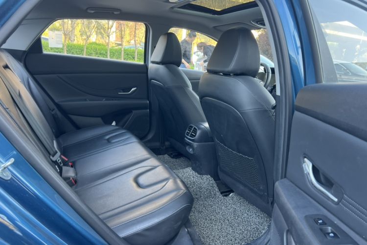 Used Hyundai Elantra 2023 1.5L CVT TOP Flagship Edition Interior 3