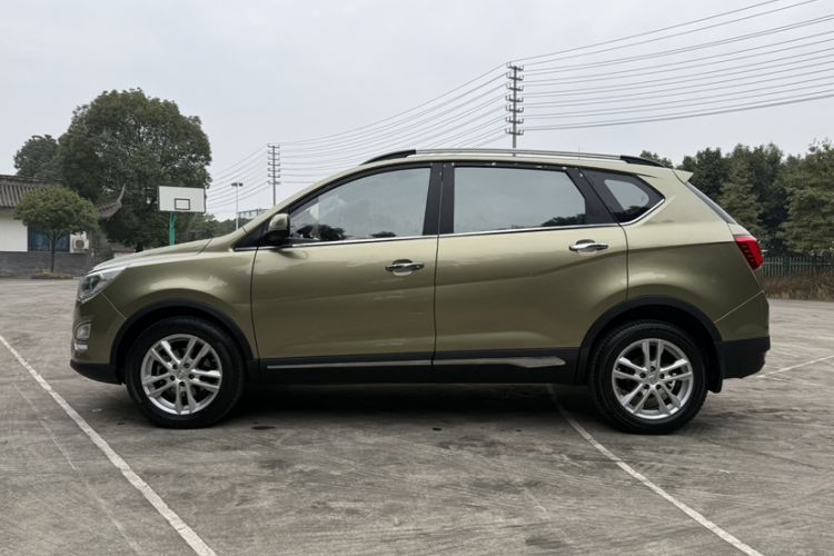 Used Baojun 560 2015 1.8L Manual Elite Edition
