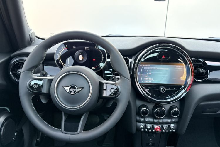 Used MINI MINI 2023 Facelift 2.0T COOPER S Artist Five-Door Edition
