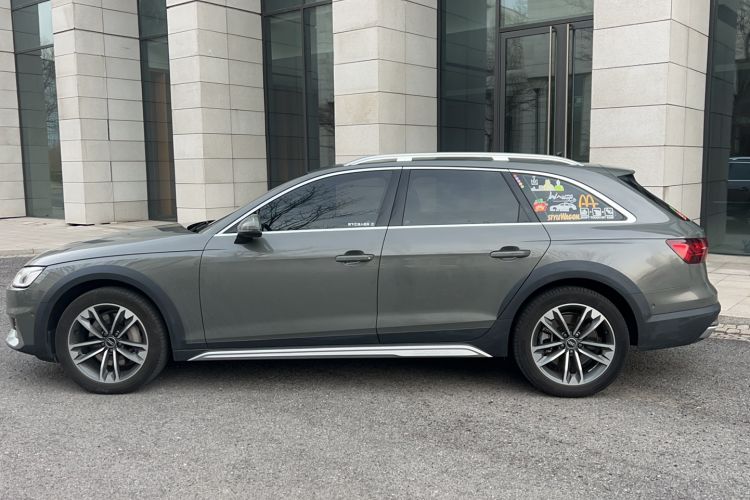 Used Audi A4 2023 allroad quattro
