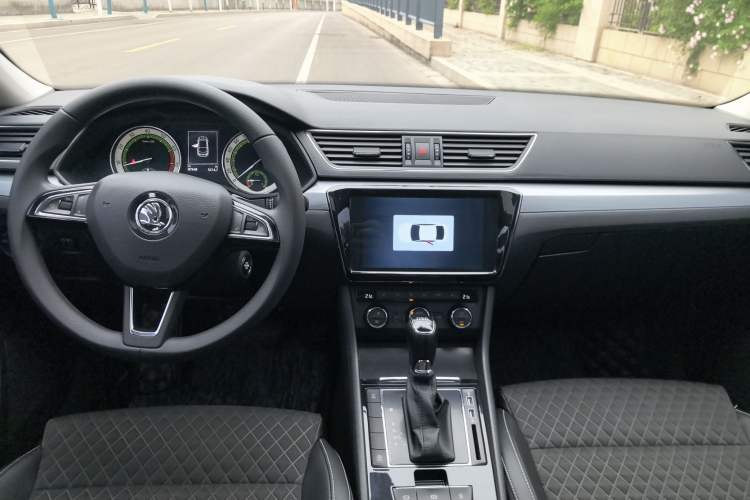 Used Skoda Superb 2018 TSI330 DSG Comfort Edition China VI Standard