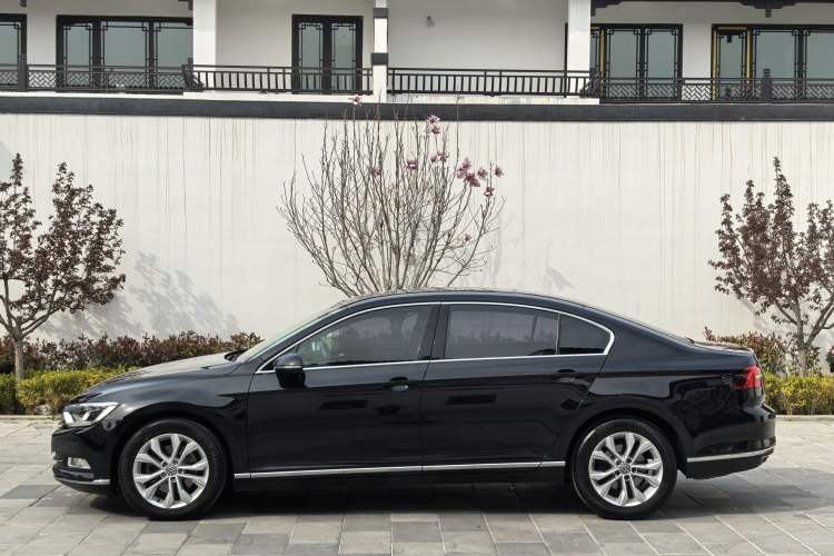 Used Volkswagen Magotan 2017 330TSI DSG Luxury Model