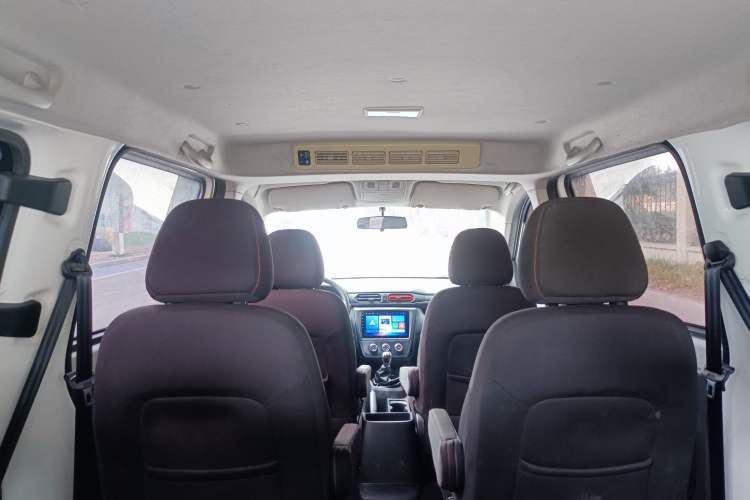 Used Dongfeng Fengon 380 2022 1.5L Comfort-Class Passenger Vehicle (Steel Spring) with 7 Seats
