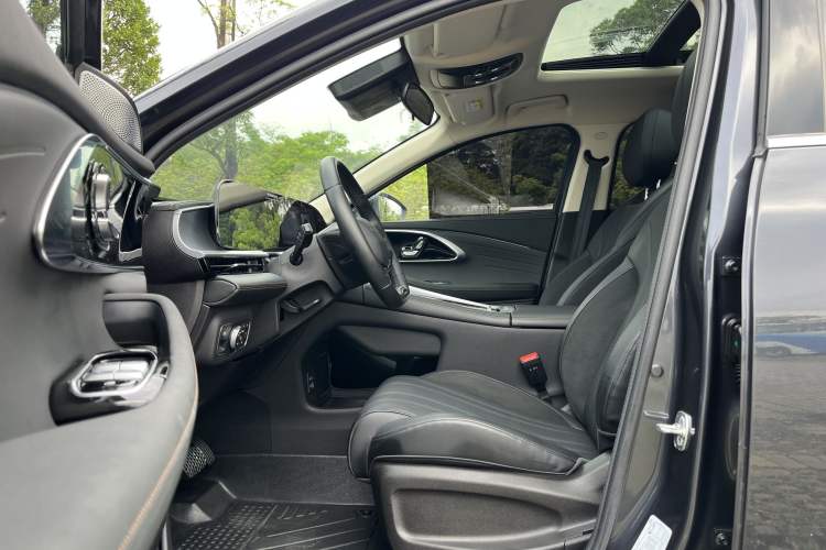 Used EXEED Lingyun 2024 300T Two-Wheel Drive Starlight Edition