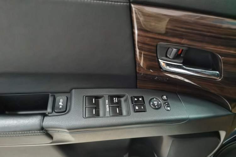 Used Honda Elysion 2016 2.4L Supreme Edition