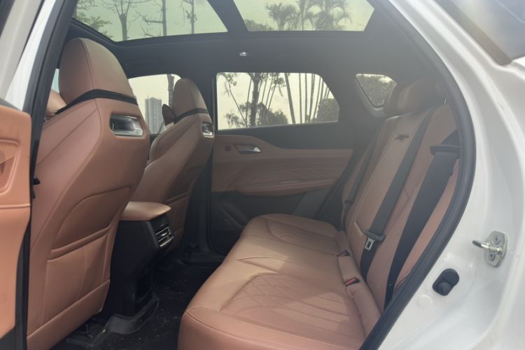 Used CHANGAN UNI-Z New Energy 2024 Blue Whale Smart Electric iDD 125km Excellence Model Interior 4