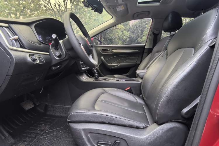 Used Roewe i6 2020 PLUS 1.6L CVT 4G Connected Glory Flagship Edition
