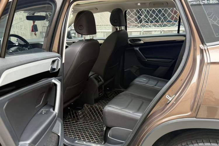 Used Volkswagen Tayron 2020 280TSI Two-Wheel Drive Luxury Connect Edition
