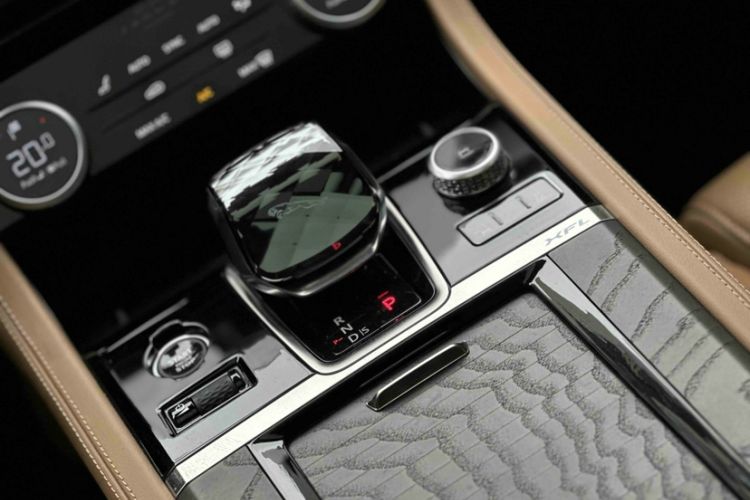 Used Jaguar XFL 2024 2.0T P250 Two-Wheel Drive Prestige Luxury Edition