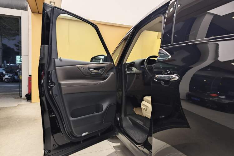 Used Toyota Alphard 2024 Dual-Engine 2.5L Prestige Edition
