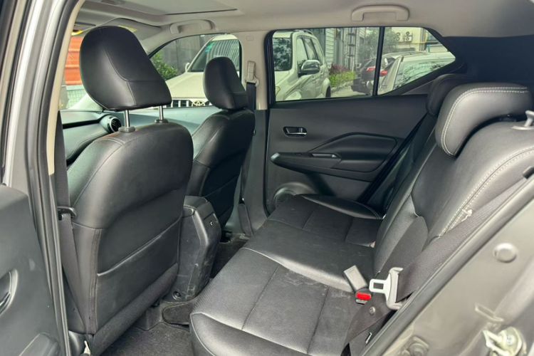 Used Nissan Kicks 2022 1.5L CVT XV Luxury Edition Interior 5