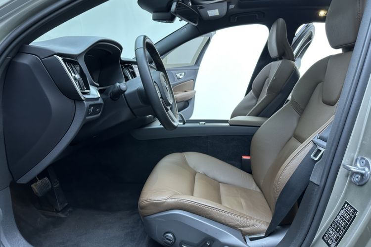 Used Volvo S60 2022 B4 Zhiyi Luxury Edition
