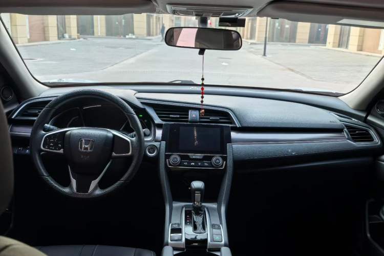 Used Honda Civic 2019 220TURBO CVT Dynamic Edition China VI Interior 1