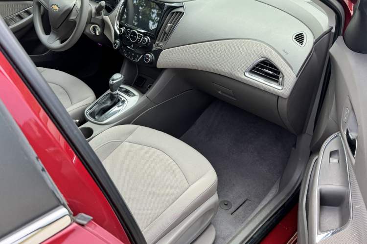 Used Chevrolet Cruze 2016 1.5L Automatic Stylish Sunroof Version Interior 3