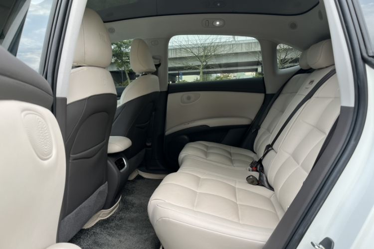 Used IM LS6 2023 Max Standard Edition Interior 6