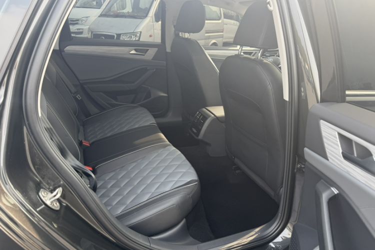 Used Volkswagen Sagitar 2023 300TSI DSG Excellence Edition Interior 6