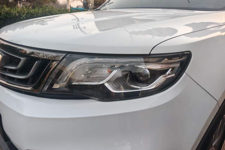 Used Geely Auto Emgrand X7 Sport 2020 1.8TD DCT Two-Wheel Drive Smart Connect 4G-Enabled Version
