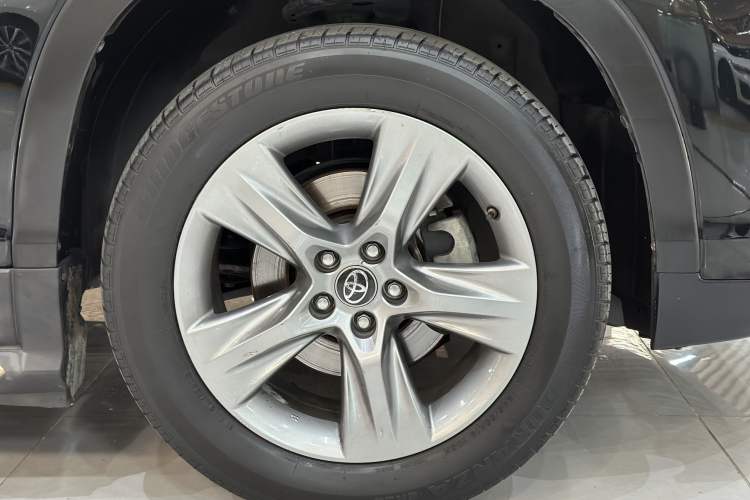 Used Toyota Highlander 2018 2.0T Four-Wheel Drive Luxury Edition 7 Seats China V Emission Standard Exterior 10