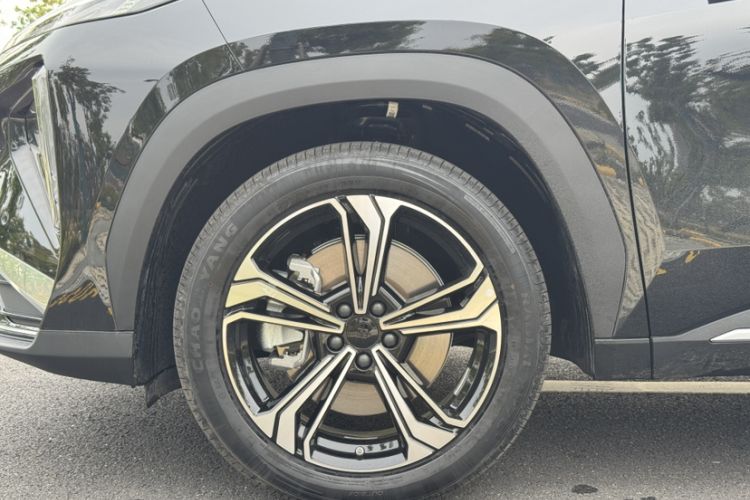 Used Geely Galaxy L7 2025 EM-i 115km Exploration Edition Exterior 1