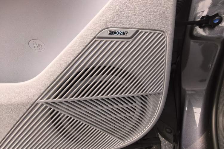 Used CHANGAN OSHAN Z6 New Energy 2022 Blue Whale iDD 150KM Flagship PLUS Smart Parking Edition