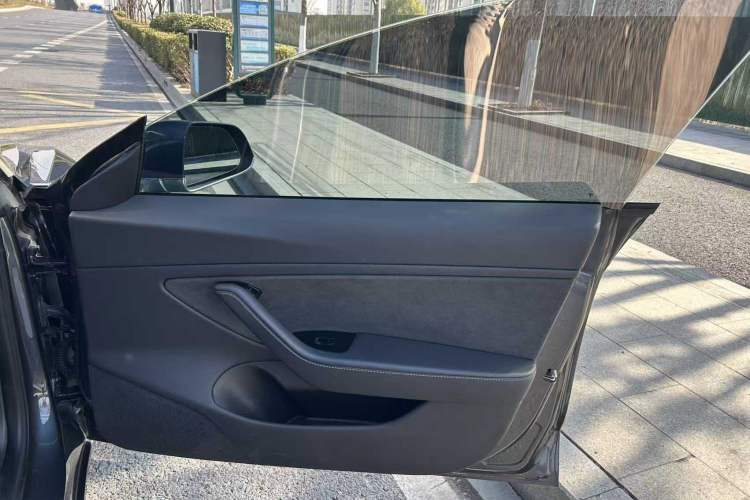 Used Tesla Model 3 2019 Long-Range Rear-Wheel-Drive Version
