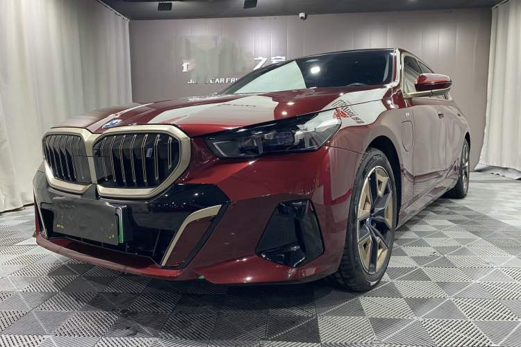 Used BMW i5 2024 eDrive 35L Luxury Model with M Sport Package