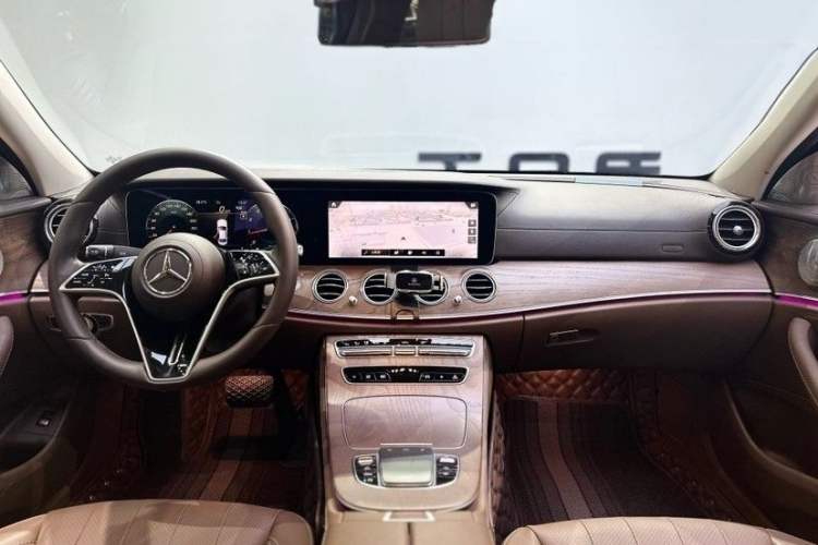 Used Mercedes-Benz E-Class 2022 Revised Version E 300 L Luxury Edition Interior 4