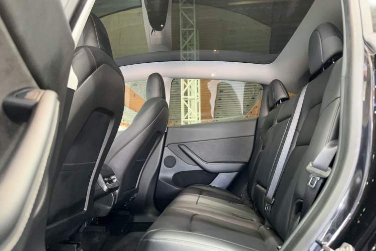 Used Tesla Model Y 2022 Rear-Wheel-Drive Version
