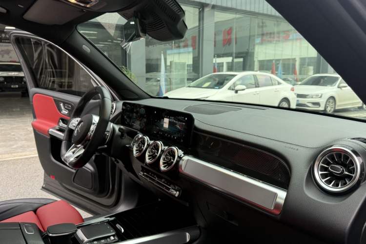 Used Mercedes-Benz GLB AMG 2021-Year Restyled AMG GLB 35 4MATIC Exterior 6