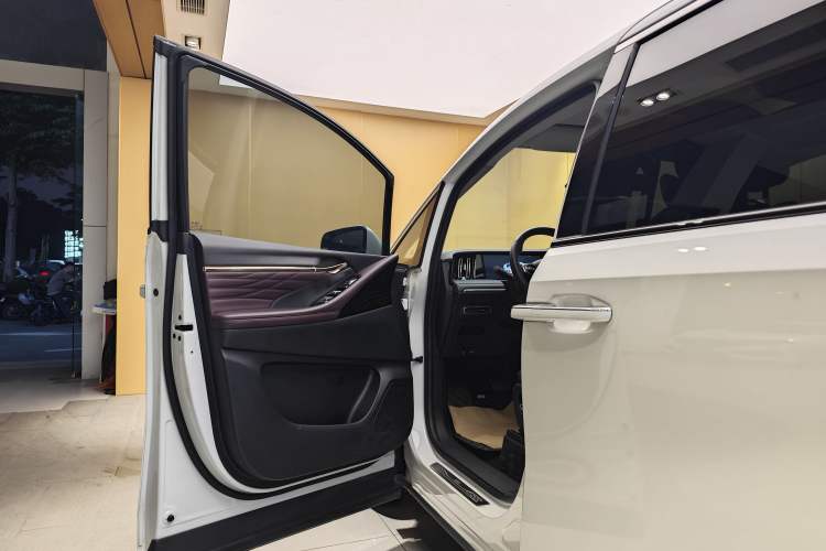 Used GAC Trumpchi M8 2024 Master Series 400T Ultimate Edition Exterior 5