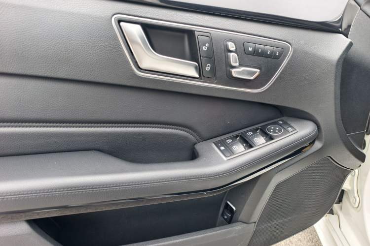 Used Mercedes-Benz E-Class 2015 Facelift E 200 L Sport Edition