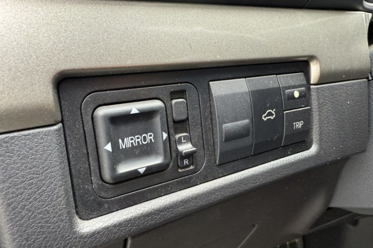 Used Geely Auto GX7 2015 Classic Edition 1.8L Manual Elite Model China V Standard Interior 1