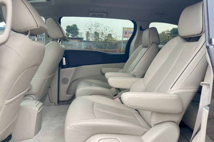 Used Buick GL8 2021 Land Cruiser Executive Class 652T Luxury Model