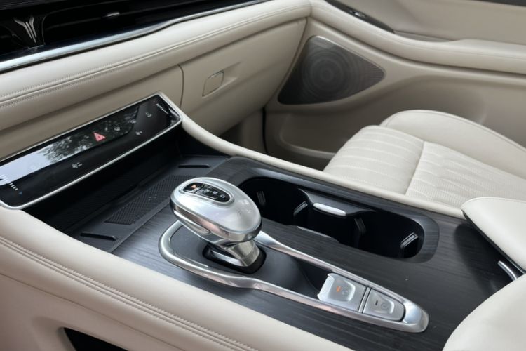 Used VOYAH Dream 2024 PHEV Ultra-Long Range Flagship Edition