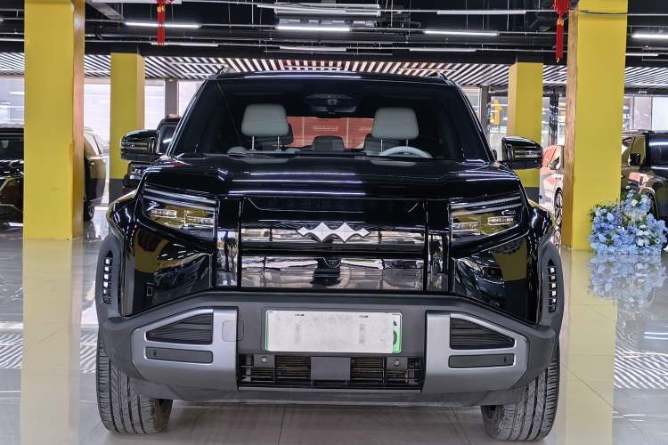 Used Formula Leopard Titanium 3 2025 501 km All-Wheel Drive Intelligent Driving Max Edition
