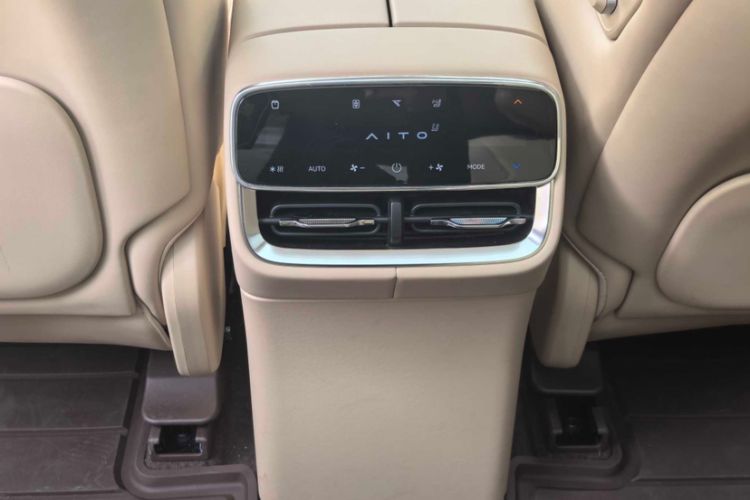 Used Hima AITO M7 2026 Model Range-Extending Ultra All-Wheel Drive 6-Seater Version Interior 10