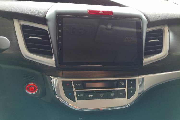 Used Honda Jade 2017 1.8L automatic Comfort version 5 seats