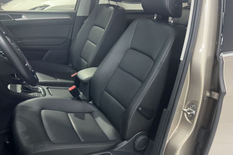 Used Volkswagen Golf Sportsvan 2019 280TSI Automatic Trendy Model China VI Standard Left Front Seat