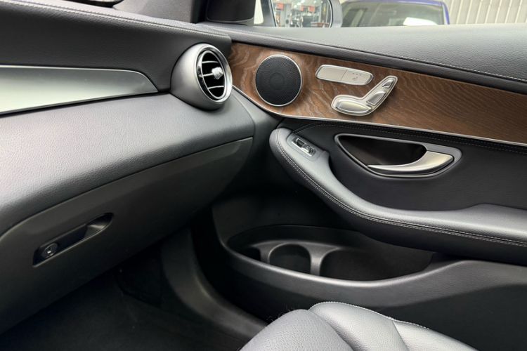 Used Mercedes-Benz GLC 2016 GLC 300 4MATIC Dynamic Model